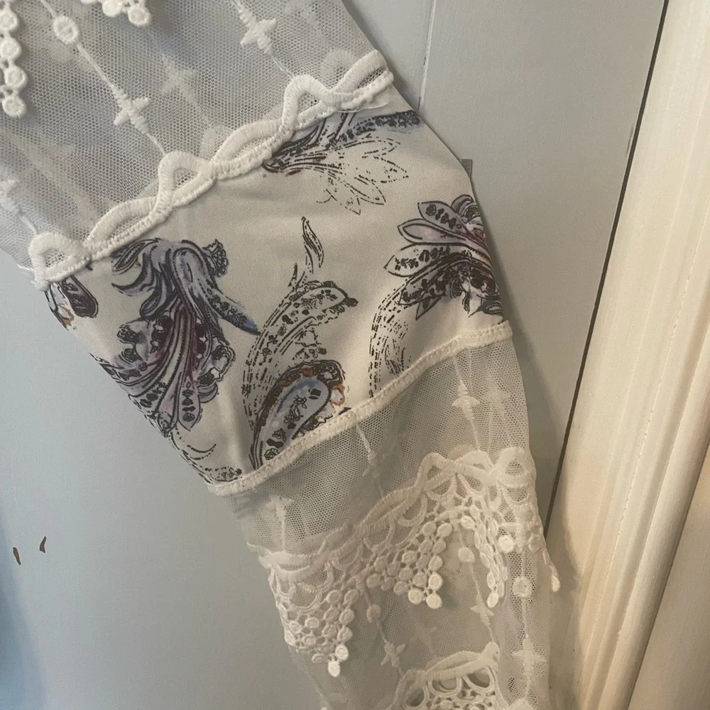 Bundle 2 White House Black Market Pink Lace Cold Shoulder Top & Lacy design. - Picture 7 of 14